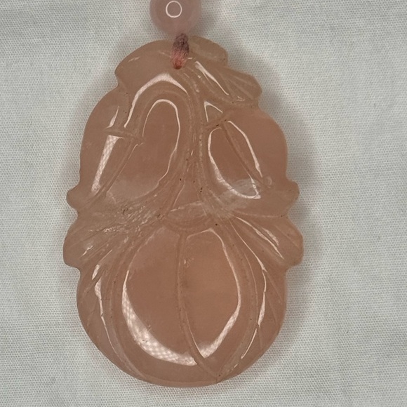 Vintage Hand Knotted Rose Quartz Necklace With Large Carved Peach Pendant - Picture 7 of 11